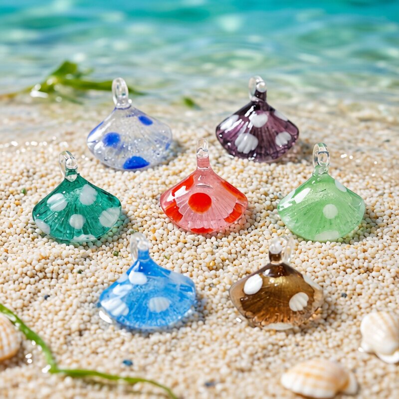 Marine Aquarium & Regional Centre - カラフルなミニ貝殻チャームガラスペンダントかわいい海洋生物の装飾品 DIY ジュエリー作成アクセサリー水族館の装飾用品